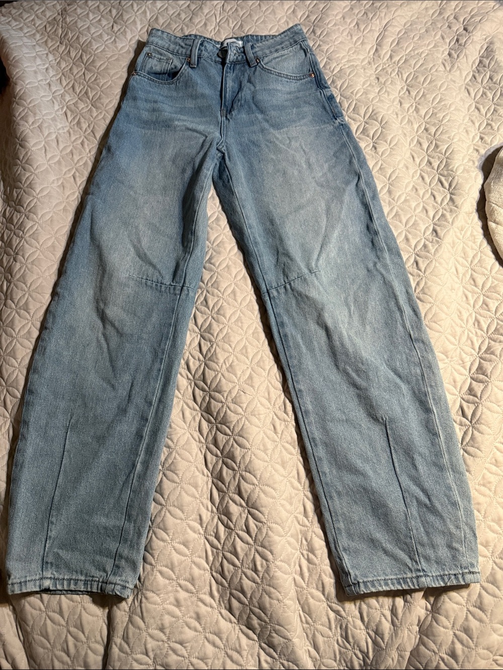 Barrel jeans